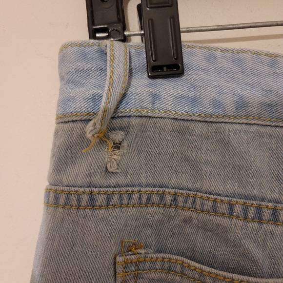 Distressed Flaming Mama Jeans 🔥 - Picture 5 of 6